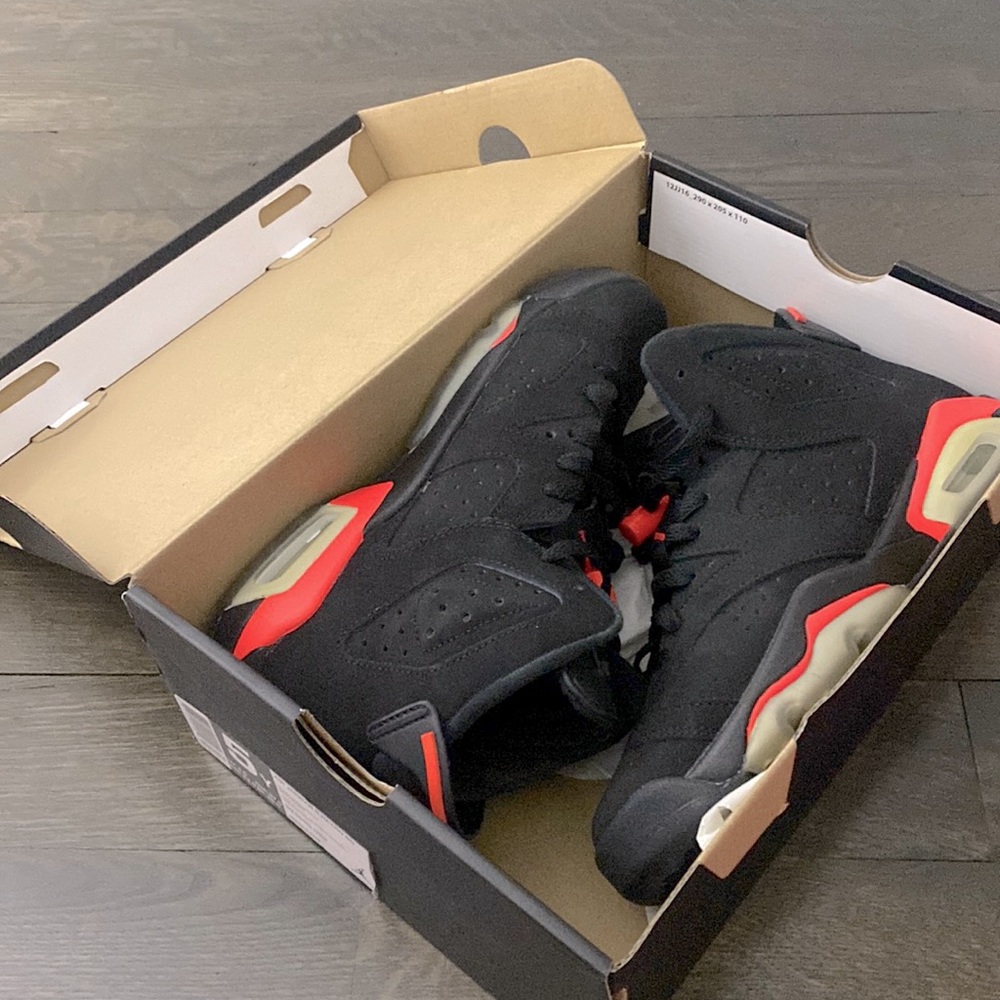 Jordan retro 6 black/infrared